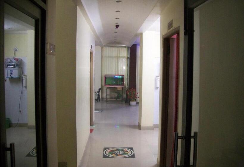 디럭스 룸, Viraat Inn