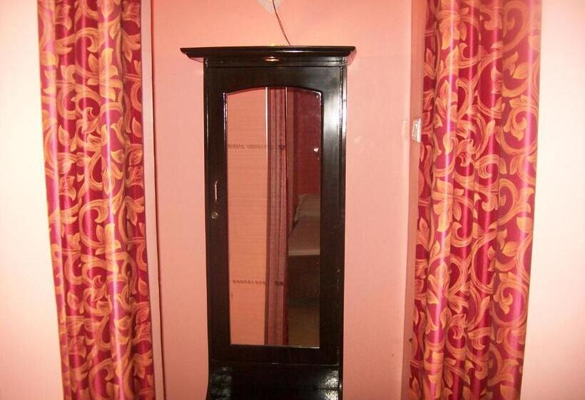 디럭스 룸, Viraat Inn