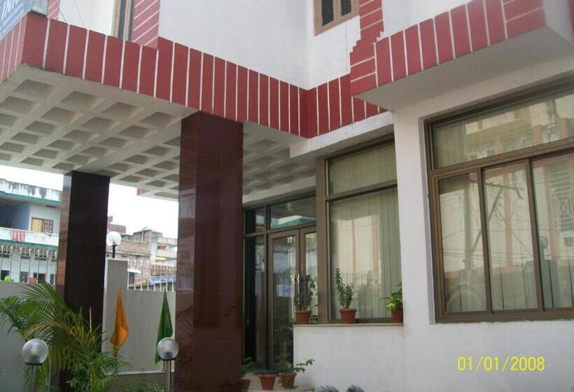 디럭스 룸, Viraat Inn