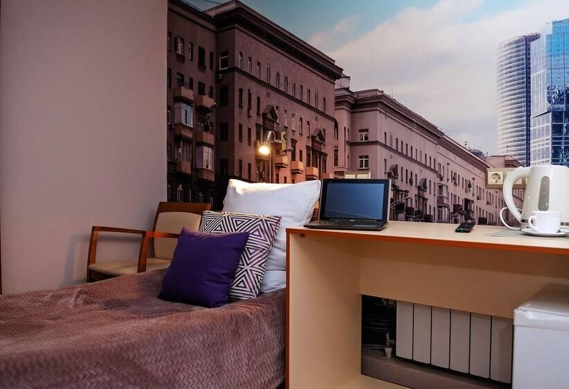 اتاق اکونومی, Zhuravli Park