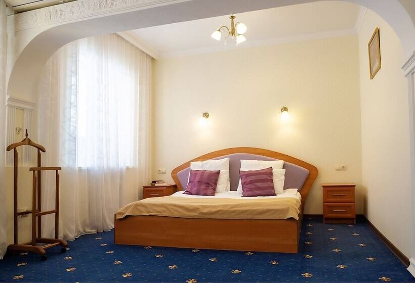 سوییت, Zhuravli Park