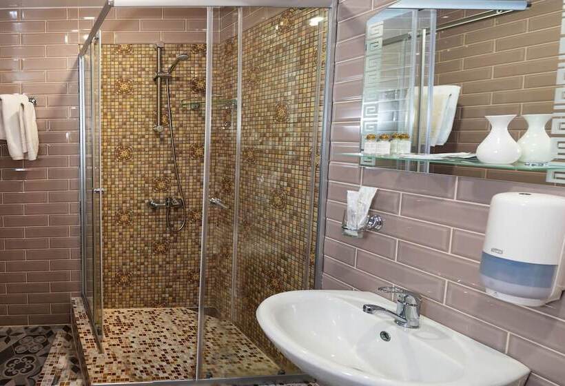 اتاق اکونومی یک تخته, Zhuravli Park