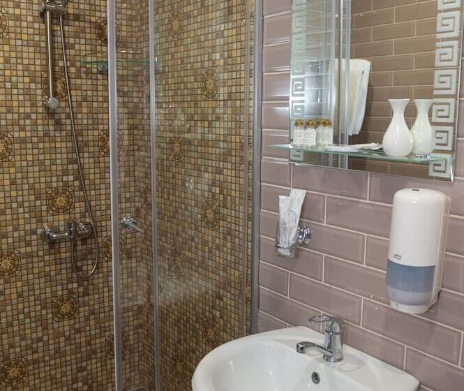 اتاق اکونومی یک تخته, Zhuravli Park