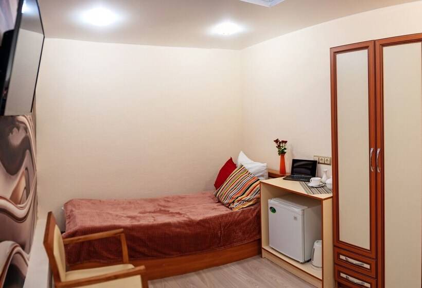 اتاق اکونومی یک تخته, Zhuravli Park