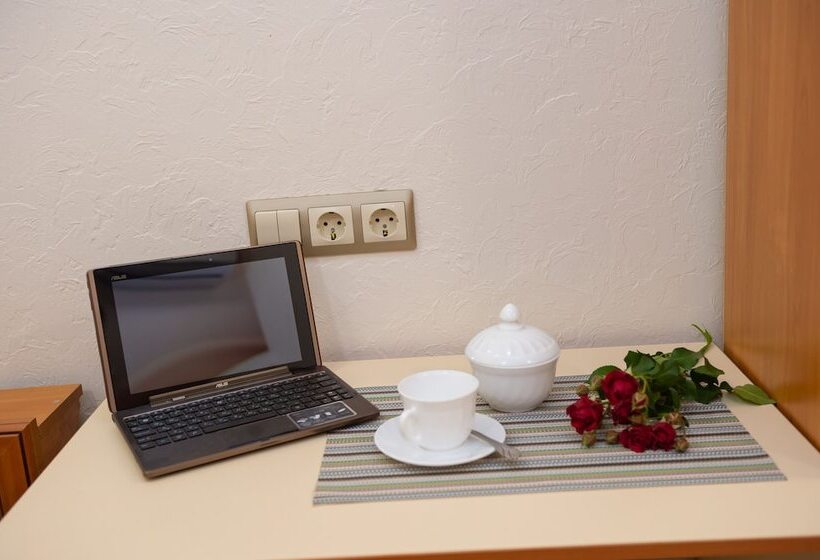 اتاق اکونومی یک تخته, Zhuravli Park