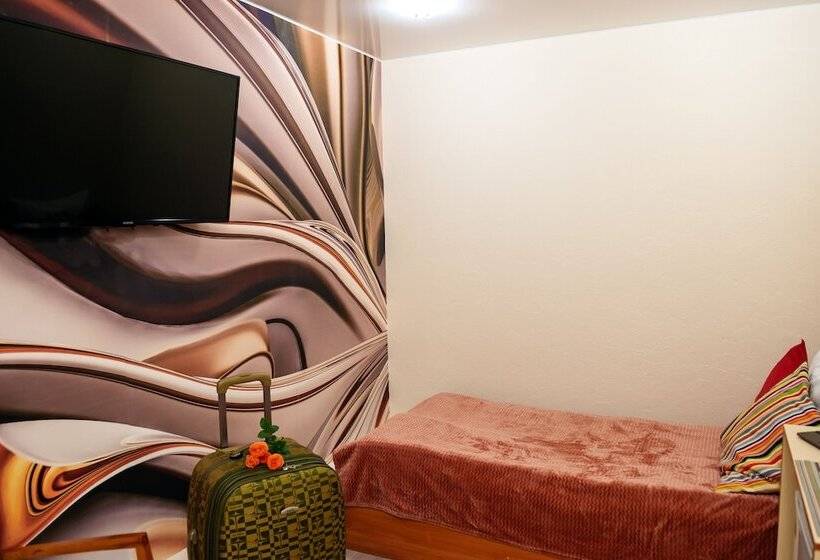 اتاق اکونومی یک تخته, Zhuravli Park