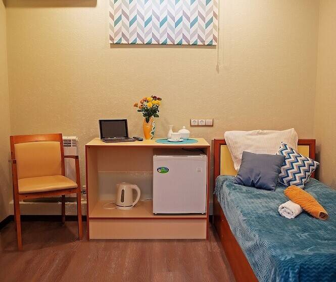 اتاق اکونومی یک تخته, Zhuravli Park