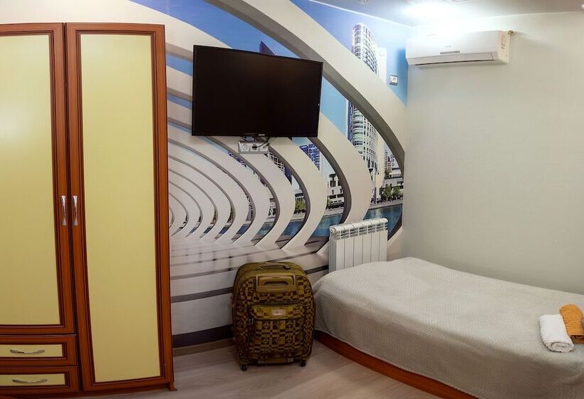 اتاق اکونومی یک تخته, Zhuravli Park