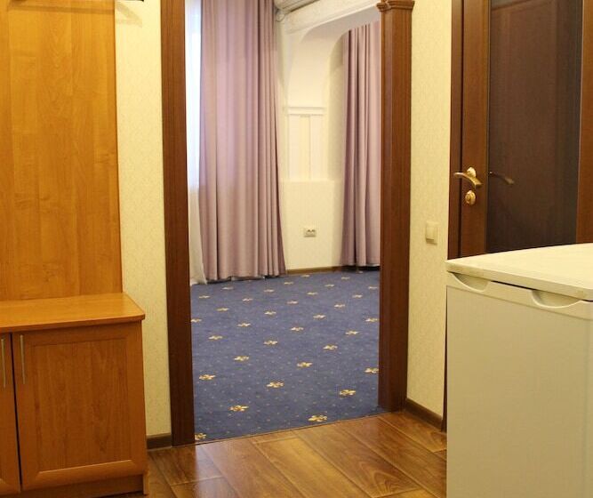 اتاق راحتی, Zhuravli Park