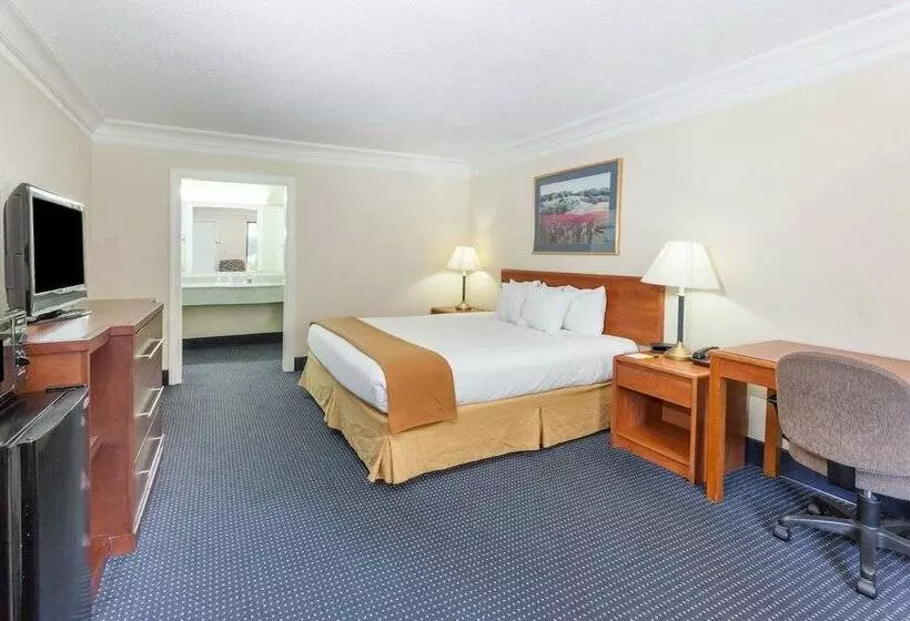 スイート, Super 8 By Wyndham Dalton/convention Center Area