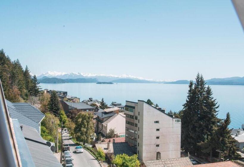 اتاق استاندارد با چشم‌انداز دریاچه, Tangoinn Hostel Downtown