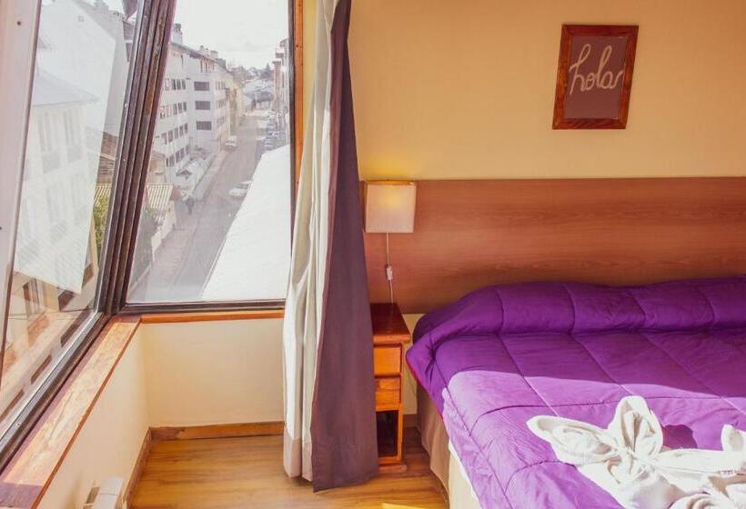 Номер Стандарт Вид на Озеро, Tangoinn Hostel Downtown