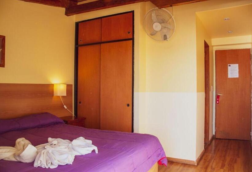 اتاق استاندارد با چشم‌انداز دریاچه, Tangoinn Hostel Downtown