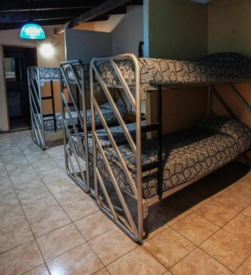 تختخواب در اتاق مشترک, Tangoinn Hostel Downtown