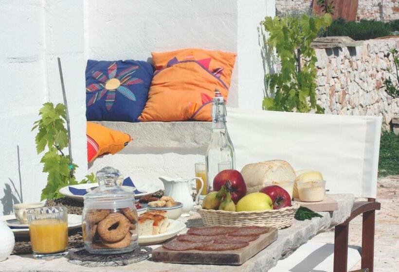 اتاق استاندارد با چشم‌انداز باغ, Masseria Fenicia