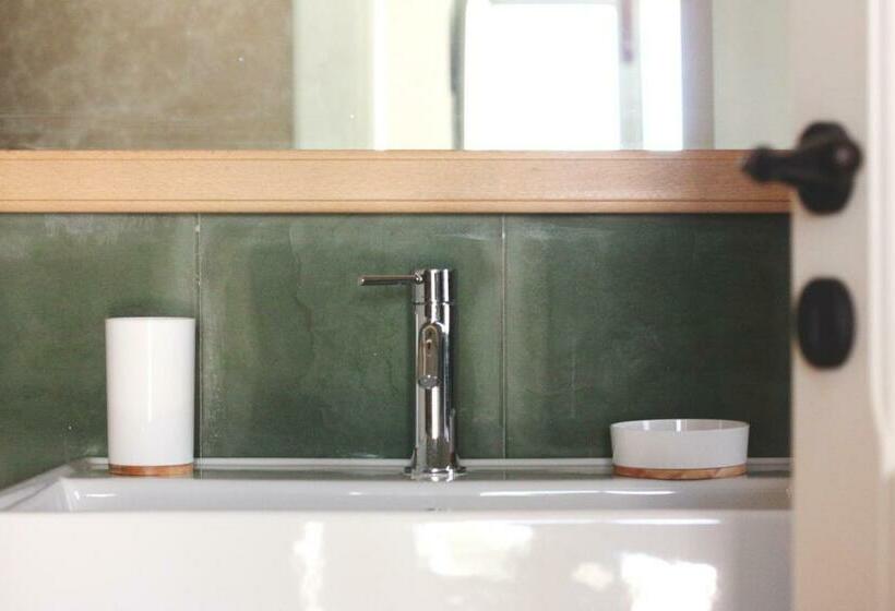 اتاق استاندارد با چشم‌انداز باغ, Masseria Fenicia