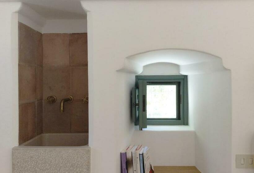 اتاق استاندارد با چشم‌انداز باغ, Masseria Fenicia