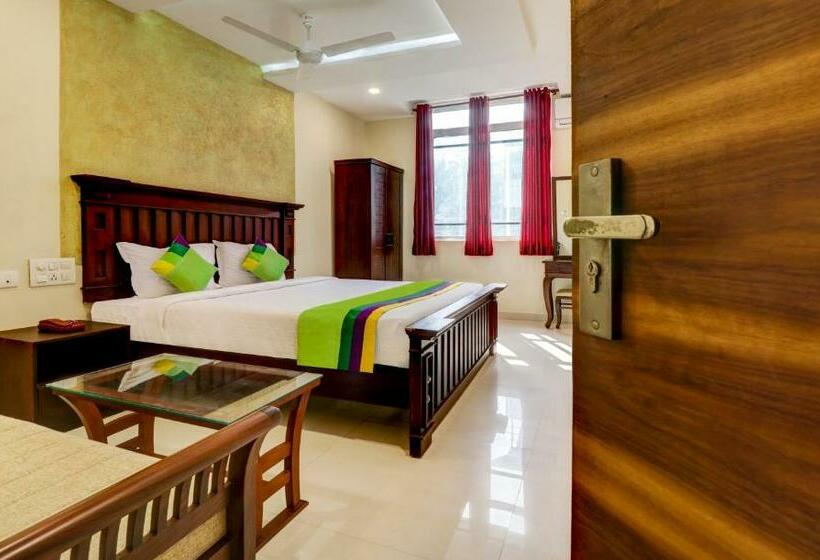 Quarto Deluxe, Treebo Trend Fort Malabar