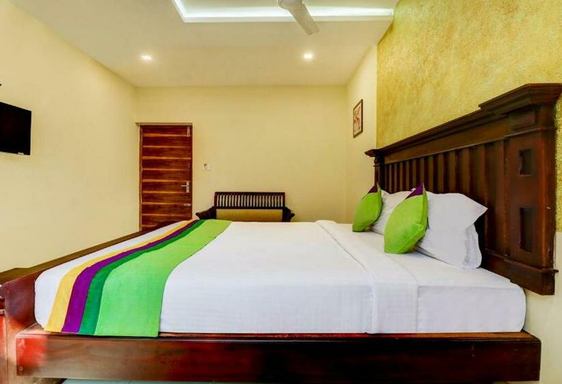 Quarto Deluxe, Treebo Trend Fort Malabar