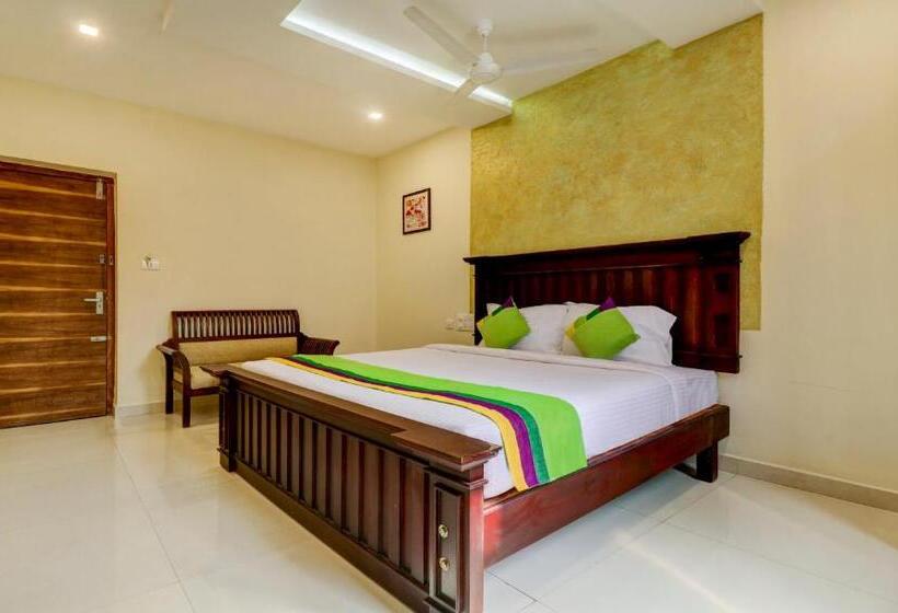 Quarto Deluxe, Treebo Trend Fort Malabar