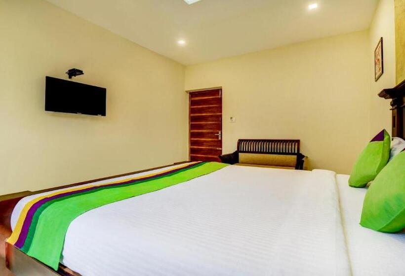 Quarto Deluxe, Treebo Trend Fort Malabar
