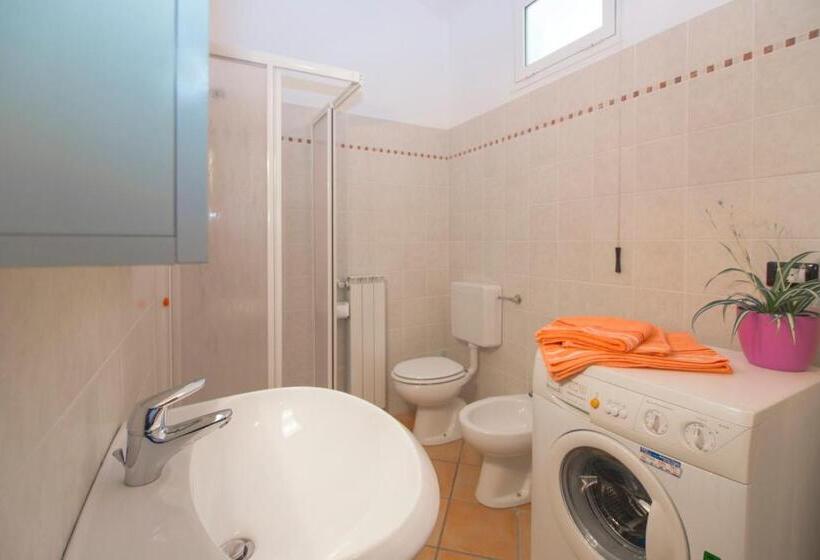 2间卧室的房子, Uliveto