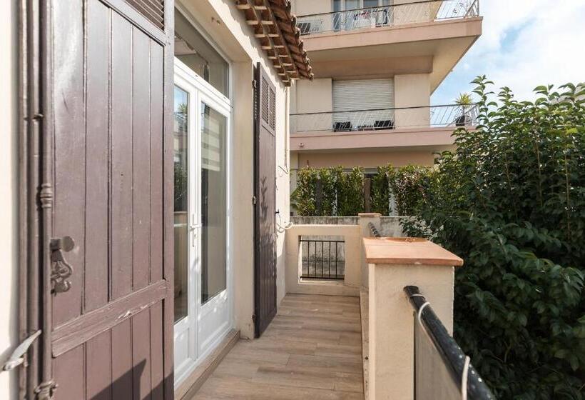 شقة غرفتين, Sleep In Antibes City Port