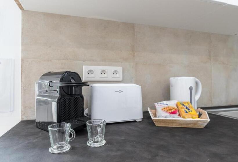 شقة غرفتين, Sleep In Antibes City Port