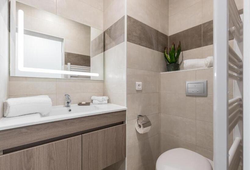 شقة غرفتين, Sleep In Antibes City Port