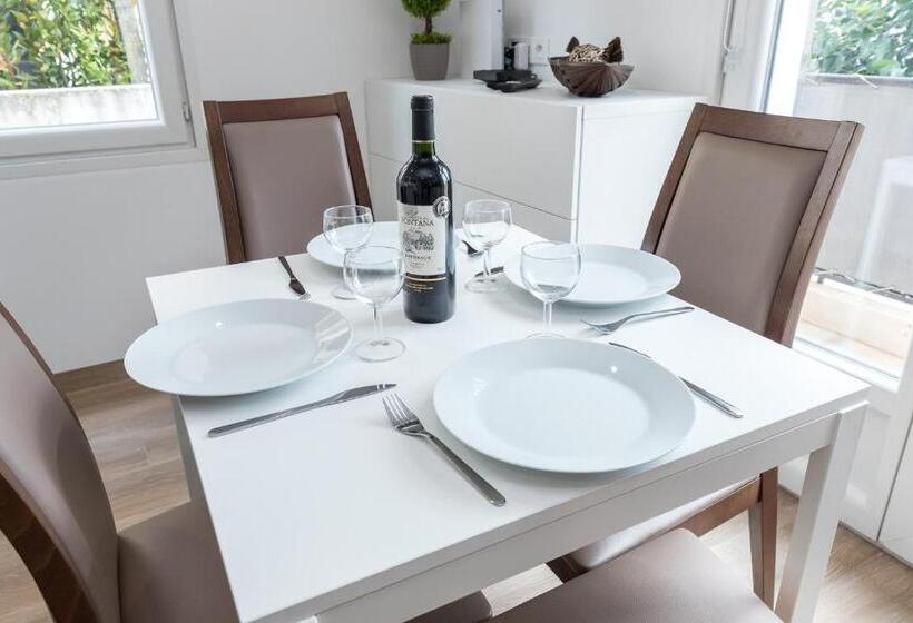 شقة غرفتين, Sleep In Antibes City Port