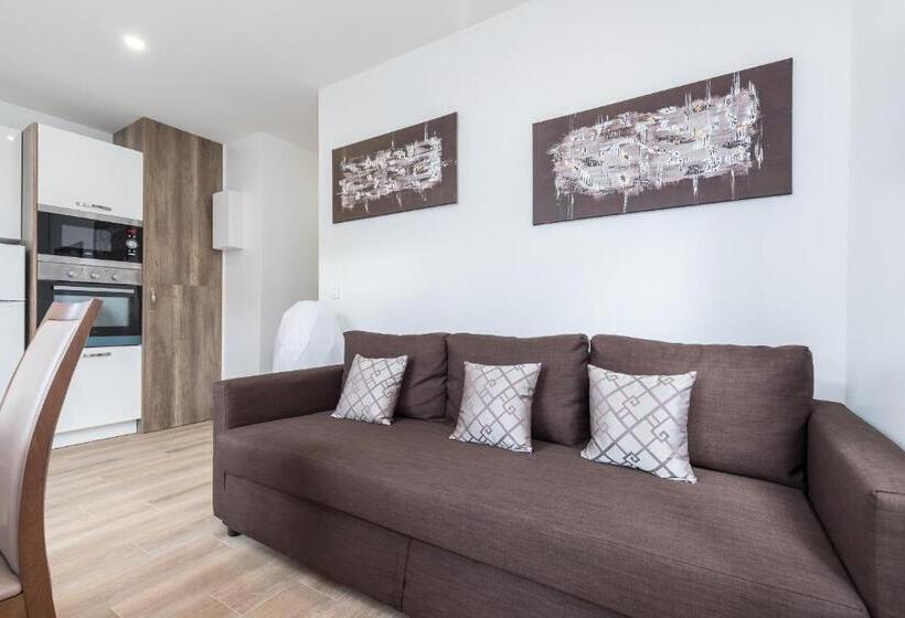 شقة غرفتين, Sleep In Antibes City Port