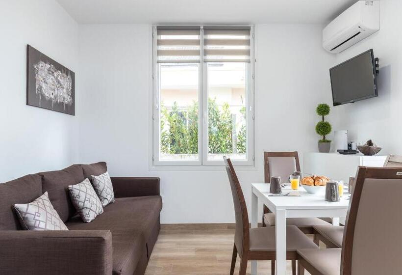 شقة غرفتين, Sleep In Antibes City Port