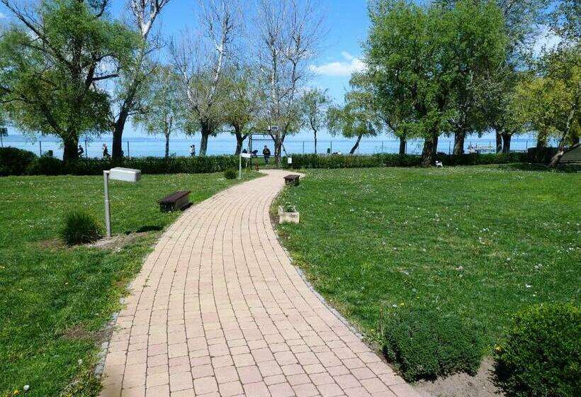 1 Bedroom Apartment Lake View, Sunrise Apartman