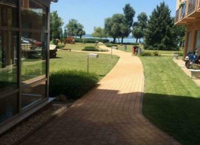 1 Bedroom Apartment Lake View, Sunrise Apartman