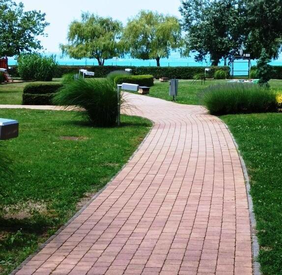 1 Bedroom Apartment Lake View, Sunrise Apartman