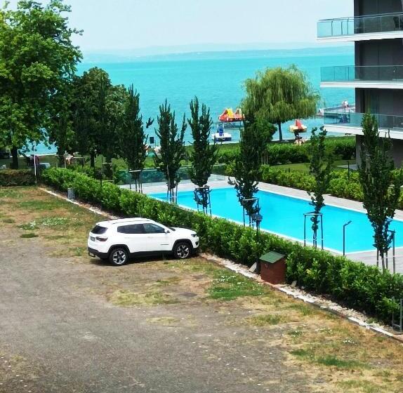 1 Bedroom Apartment Lake View, Sunrise Apartman