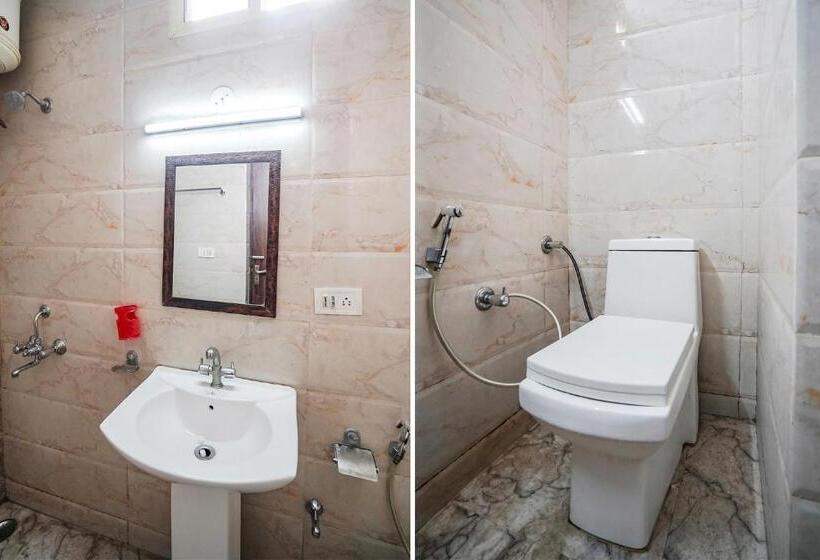 Quarto Deluxe, Fabhotel Krishna Heights