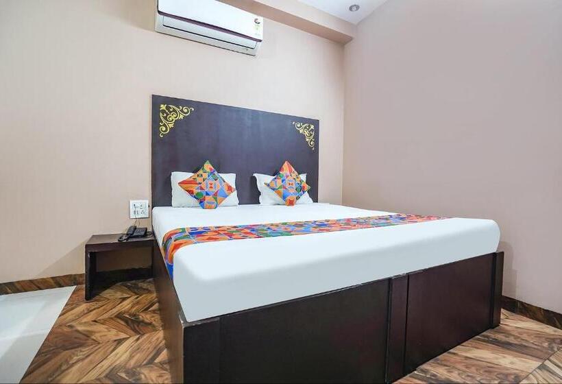Quarto Deluxe, Fabhotel Krishna Heights