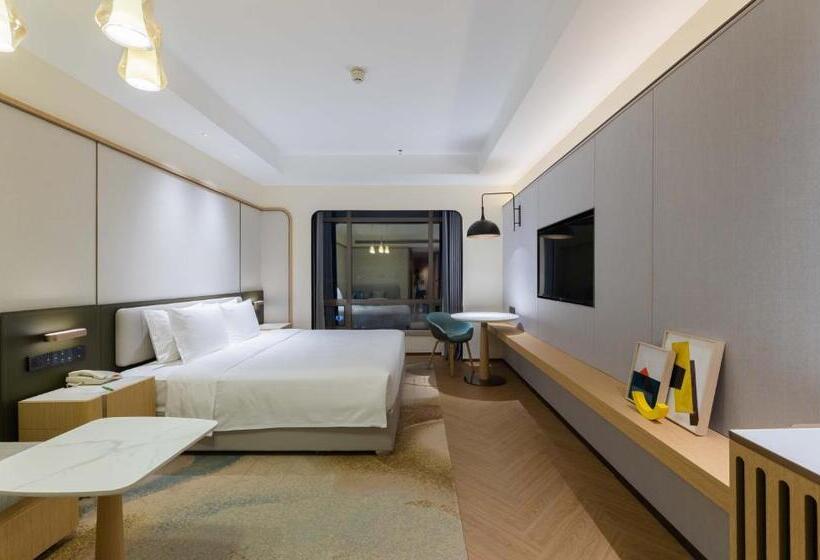 اتاق استاندارد با تخت بزرگ برای معلولان, Holiday Inn Chongqing Guanyinqiao, An Ihg