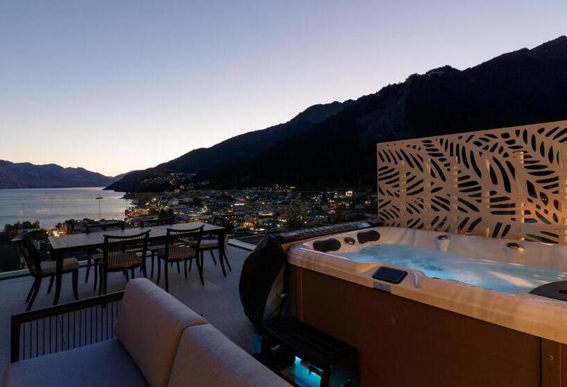 سوییت, The Carlin Boutique