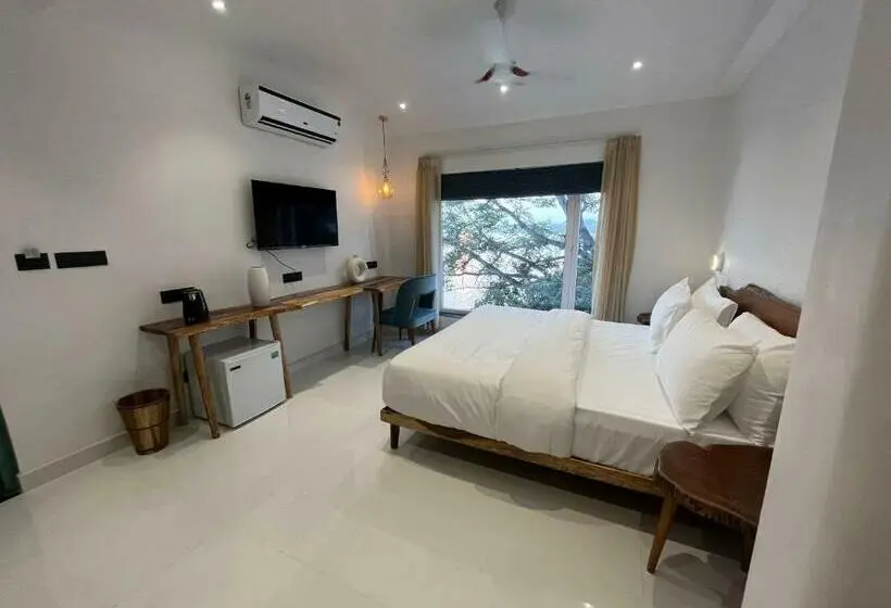 Superior room with lake view, Moustache Udaipur Luxuria
