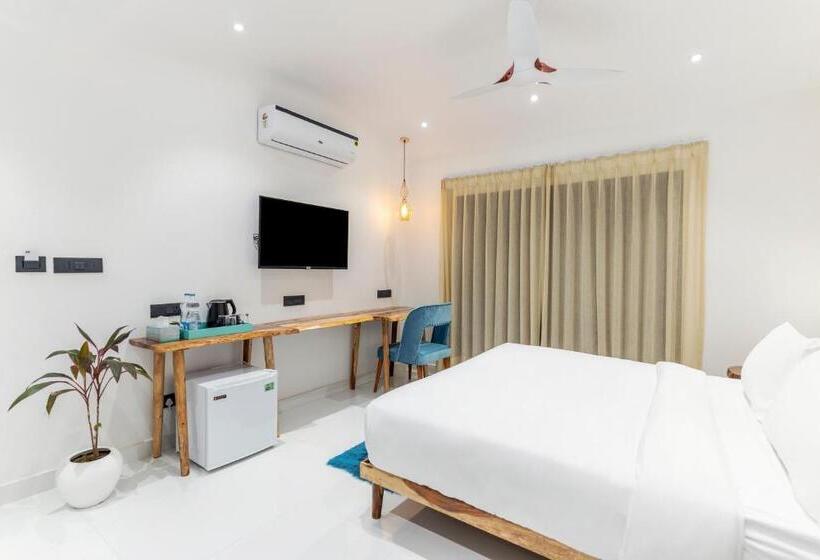 Superior room with lake view, Moustache Udaipur Luxuria