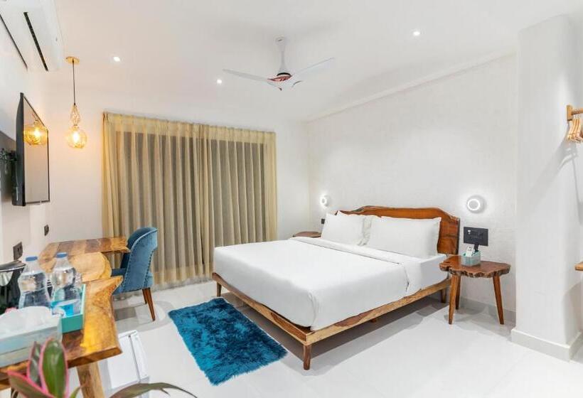 Superior room with lake view, Moustache Udaipur Luxuria