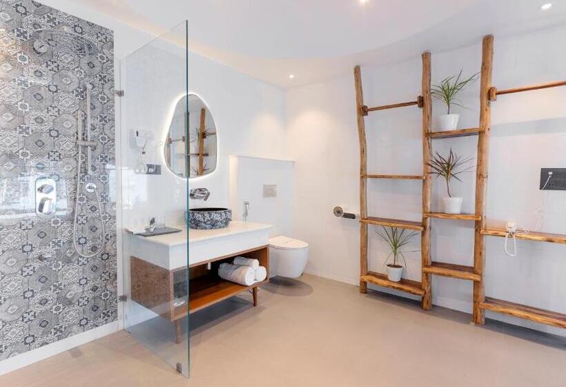 Полулюкс, Moustache Udaipur Luxuria