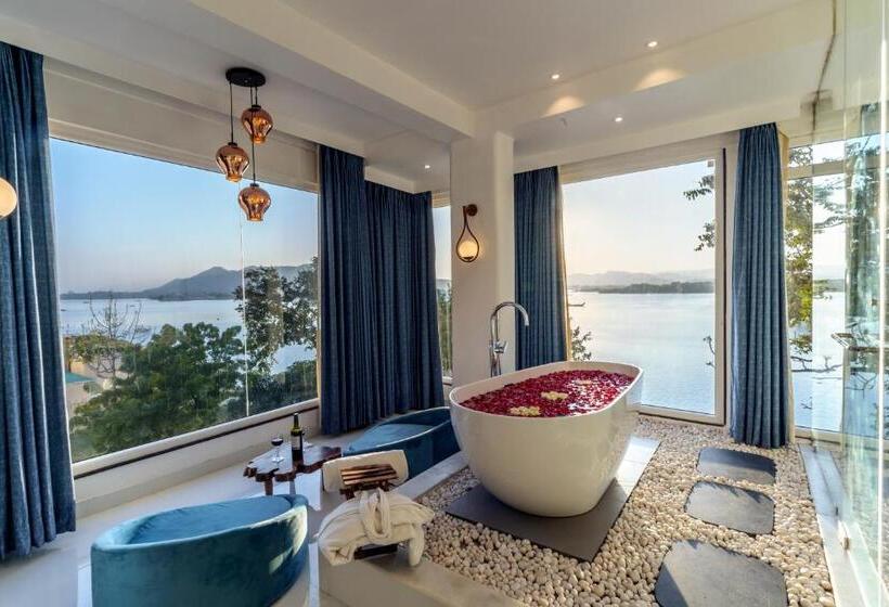 Президентский Люкс, Moustache Udaipur Luxuria