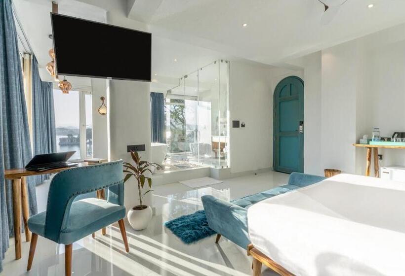 Президентский Люкс, Moustache Udaipur Luxuria