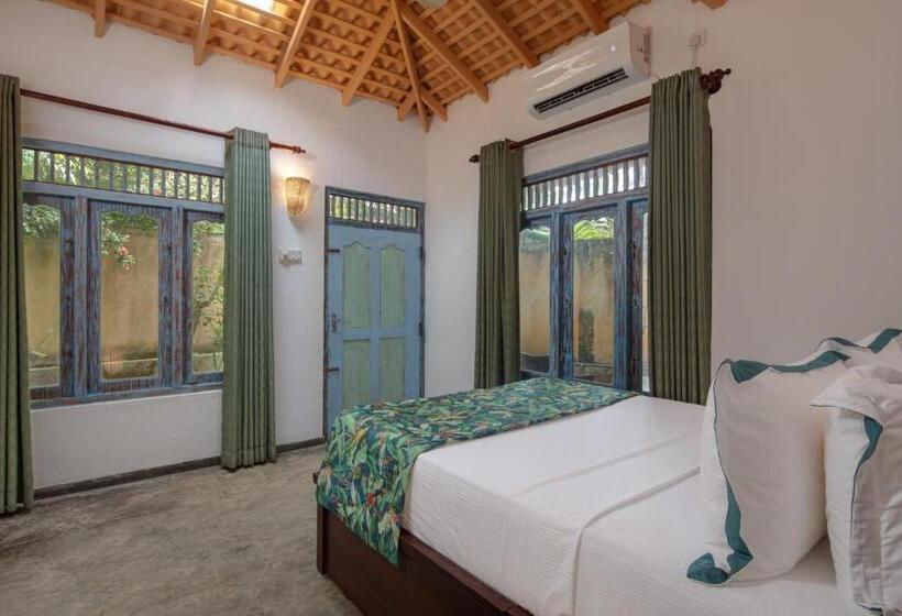 بنجلو عائلى, Green Escape Unawatuna