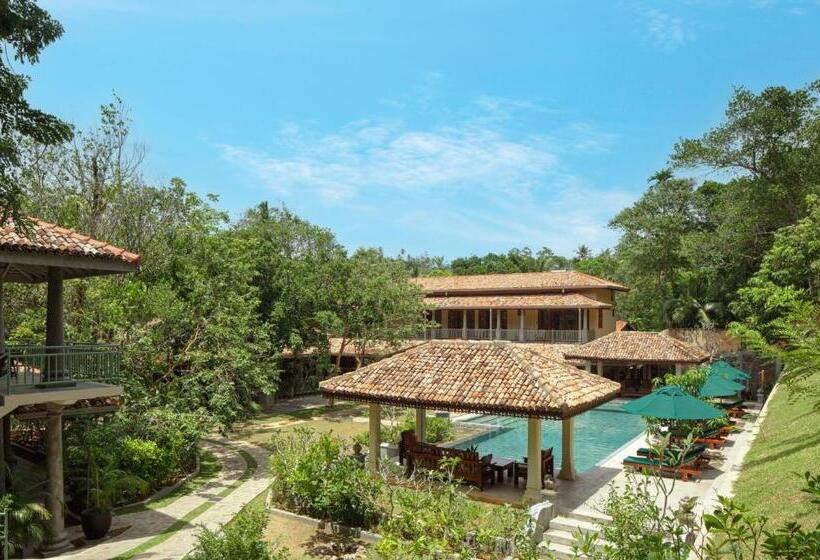 غرفة قياسية مطلّة علي حمام السباحة, Green Escape Unawatuna