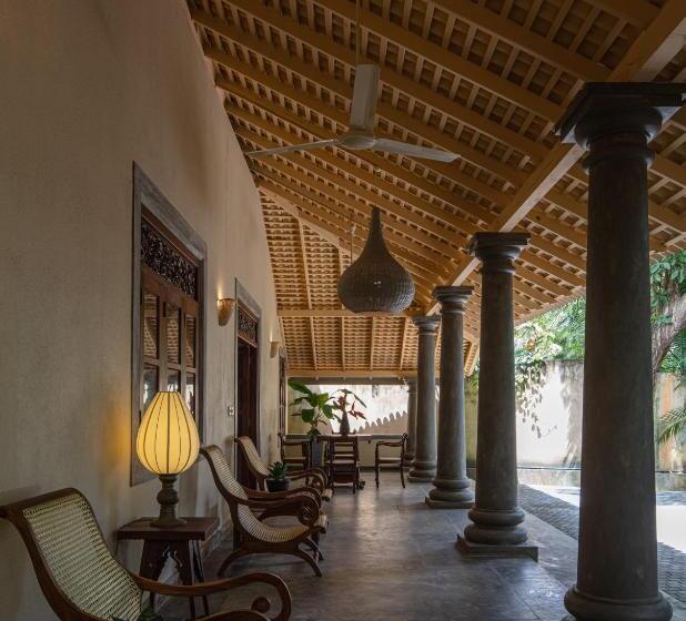 بنجلو عائلى, Green Escape Unawatuna