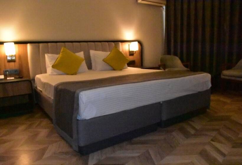 اتاق کلاس بیزنس, Uk Ankara